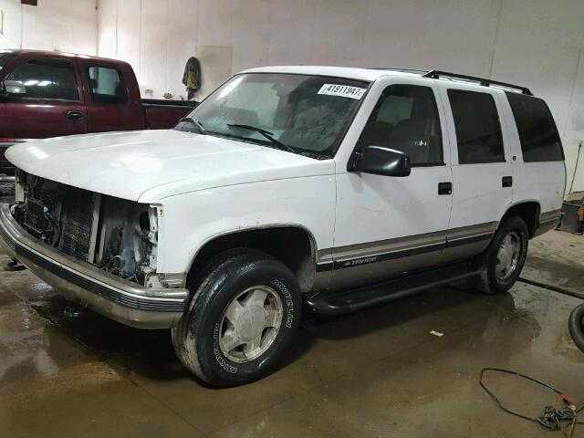 1GNEK13R9XJ555671 - 1999 CHEVROLET TAHOE WHITE photo 2