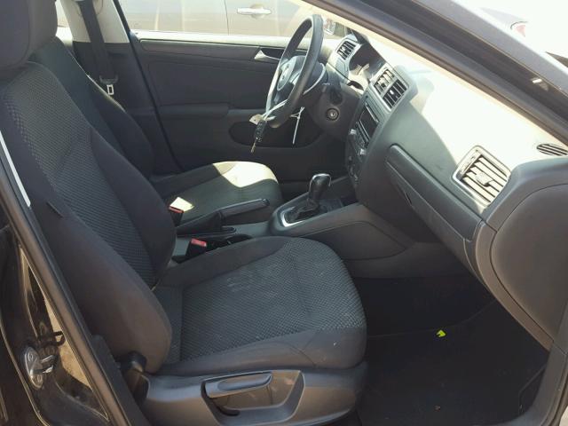 3VW2K7AJ5CM384343 - 2012 VOLKSWAGEN JETTA BASE Սև լուսանկար 5