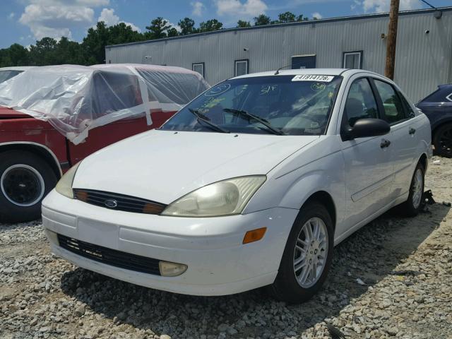 1FAFP38342W334253 - 2002 FORD FOCUS ZTS WHITE photo 2