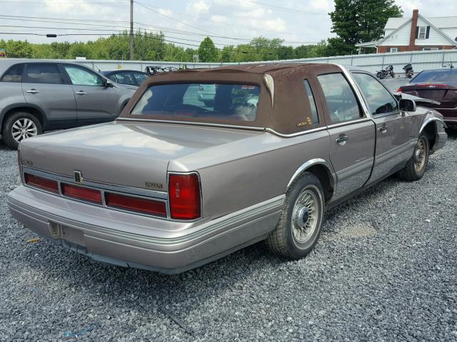 1LNLM81W6SY725217 - 1995 LINCOLN TOWN CAR E GOLD photo 4