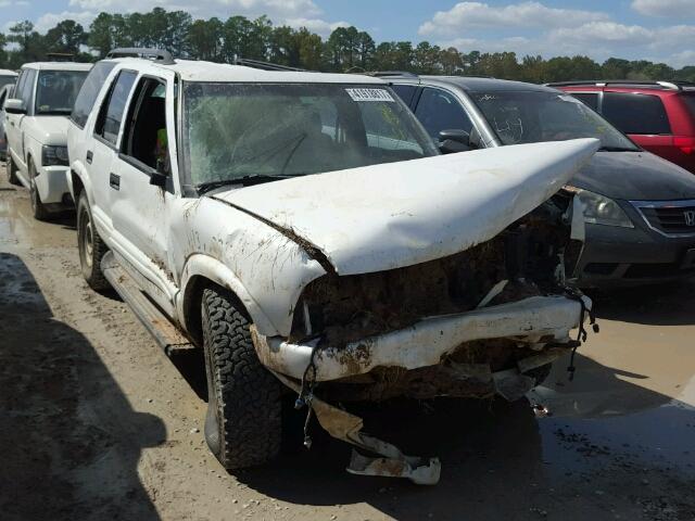 1GNDT13W22K209317 - 2002 CHEVROLET BLAZER WHITE photo 1