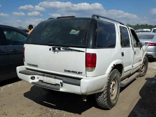 1GNDT13W22K209317 - 2002 CHEVROLET BLAZER WHITE photo 4