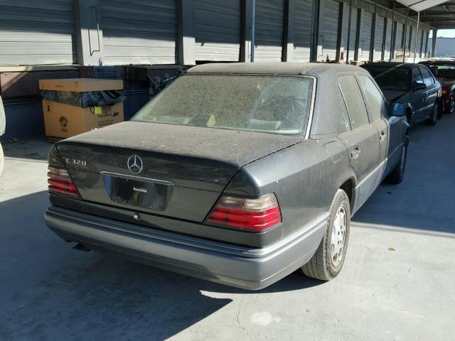 WDBEA32E9SC266226 - 1995 MERCEDES-BENZ E GRAY photo 4