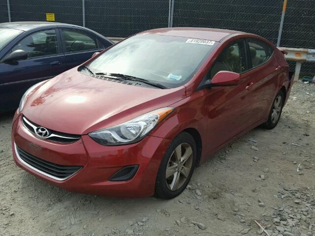 5NPDH4AE9DH350831 - 2013 HYUNDAI ELANTRA GL RED photo 2