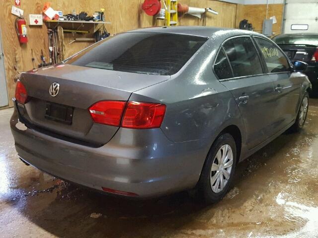 3VW2K7AJ8CM301438 - 2012 VOLKSWAGEN JETTA BASE ნაცრისფერი ფოტო 4