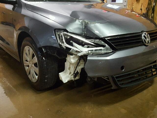 3VW2K7AJ8CM301438 - 2012 VOLKSWAGEN JETTA BASE ნაცრისფერი ფოტო 9