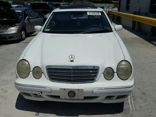 WDBJF70J01X055186 - 2001 MERCEDES-BENZ E 430 WHITE photo 9