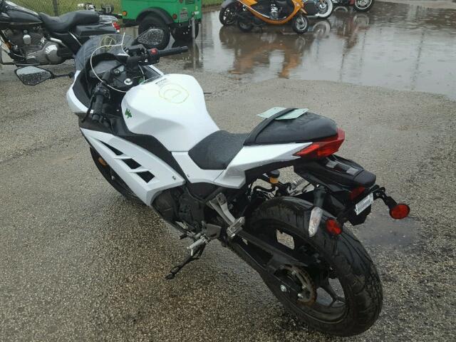 JKAEX8A13FA012292 - 2015 KAWASAKI EX300 WHITE photo 3