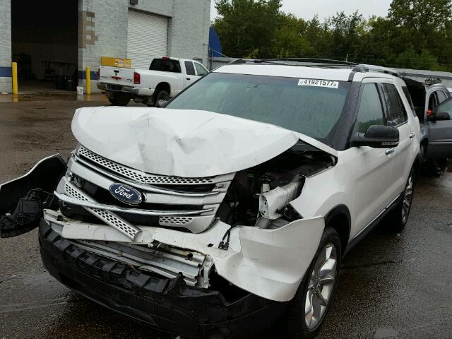 1FMHK8D88BGA25083 - 2011 FORD EXPLORER X WHITE photo 2