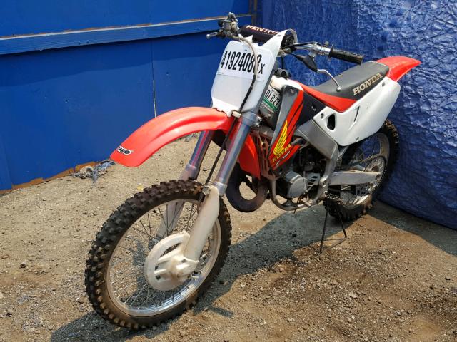 JH2JE0138XM102865 - 1999 HONDA CR125 R WHITE photo 2