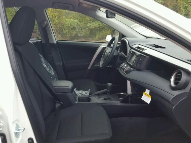 JTMZFREV5HJ713013 - 2017 TOYOTA RAV4 白色 照片 5