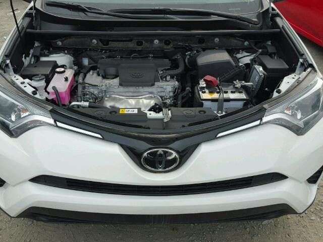 JTMZFREV5HJ713013 - 2017 TOYOTA RAV4 白色 照片 7
