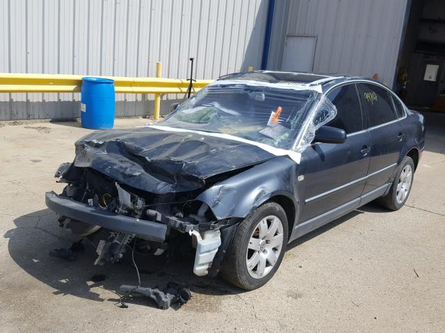 WVWTH63BX2E209967 - 2002 VOLKSWAGEN PASSAT GLX GRAY photo 2