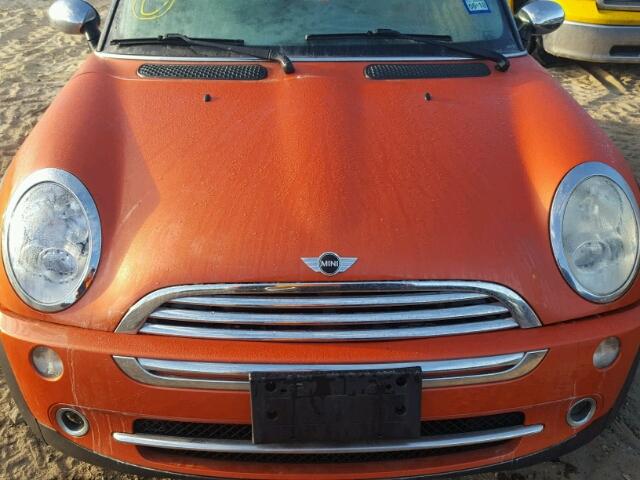 WMWRF33566TG14427 - 2006 MINI COOPER ORANGE photo 7