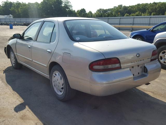 1N4BU31D2TC100724 - 1996 NISSAN ALTIMA XE BEIGE photo 3