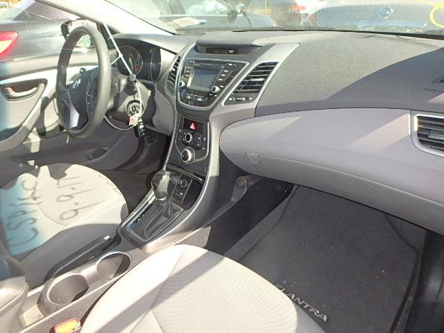 5NPDH4AE4GH680834 - 2016 HYUNDAI ELANTRA SE SILVER photo 5