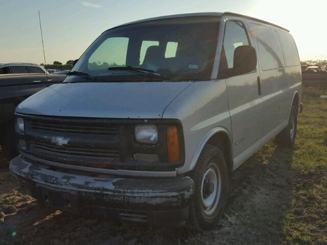 1GCFG25R7V1108061 - 1997 CHEVROLET EXPRESS G2 GRAY photo 2