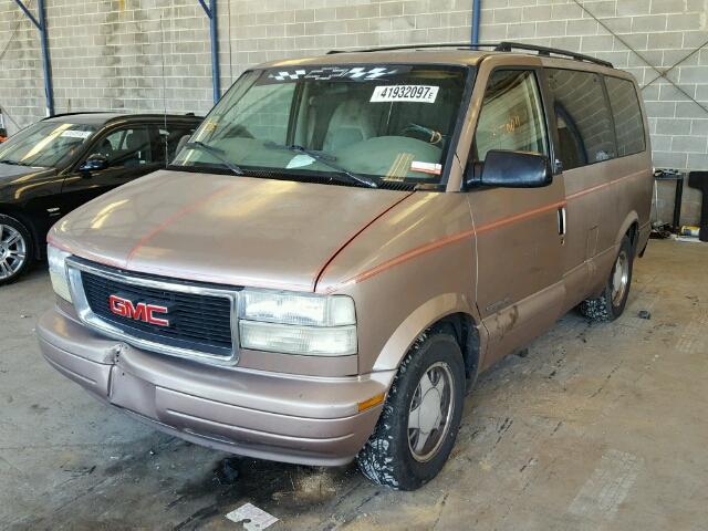 1GKDM19W0TB520392 - 1996 GMC SAFARI XT GOLD photo 2