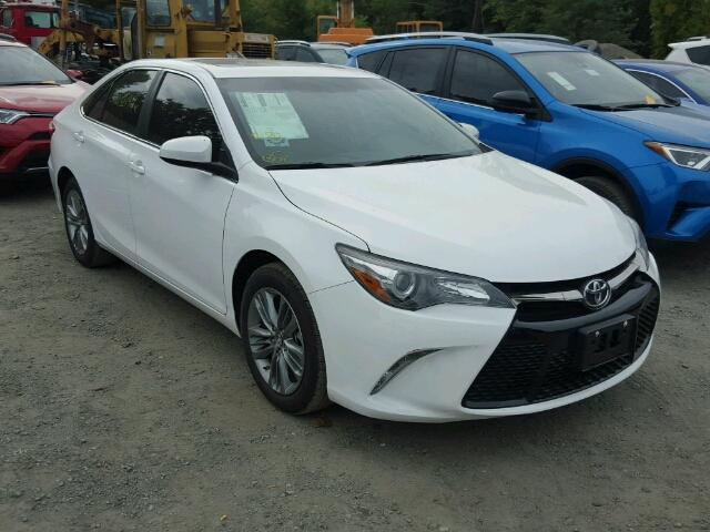 4T1BF1FK4HU437537 - 2017 TOYOTA CAMRY WHITE photo 1