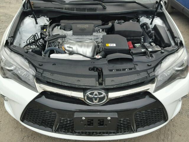 4T1BF1FK4HU437537 - 2017 TOYOTA CAMRY WHITE photo 7