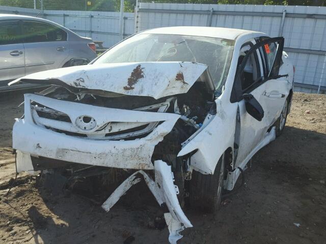 2T1BU4EE1DC030869 - 2013 TOYOTA COROLLA BA WHITE photo 2