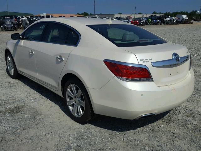 1G4GF5G33DF130461 - 2013 BUICK LACROSSE P WHITE photo 3