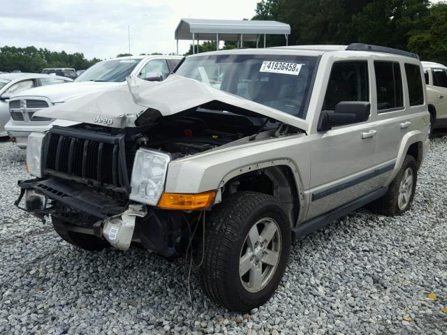 1J8HG48K48C179545 - 2008 JEEP COMMANDER TAN photo 2