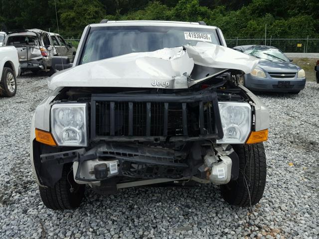 1J8HG48K48C179545 - 2008 JEEP COMMANDER TAN photo 9