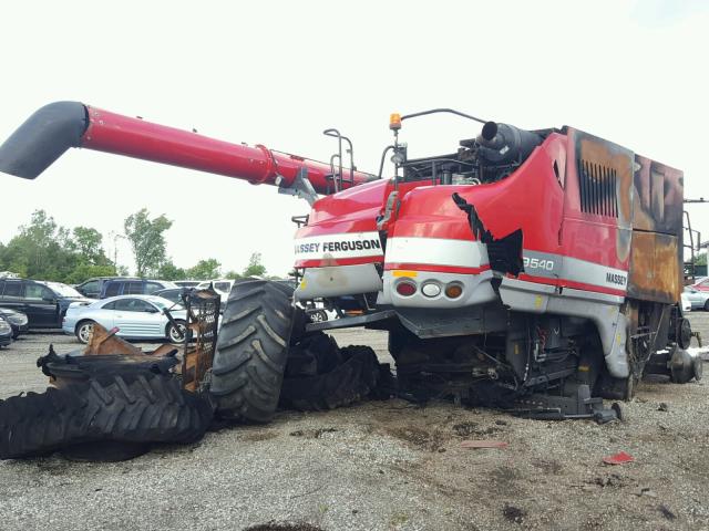 95400DHC17125 - 2013 MSF TRACTOR RED photo 4