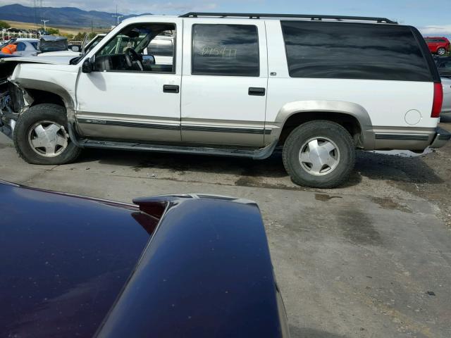 1GNFK16R9WJ329564 - 1998 CHEVROLET SUBURBAN K WHITE photo 10