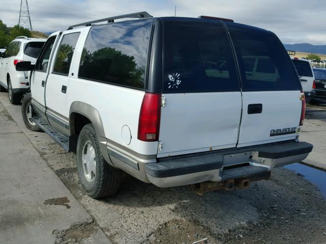 1GNFK16R9WJ329564 - 1998 CHEVROLET SUBURBAN K WHITE photo 3