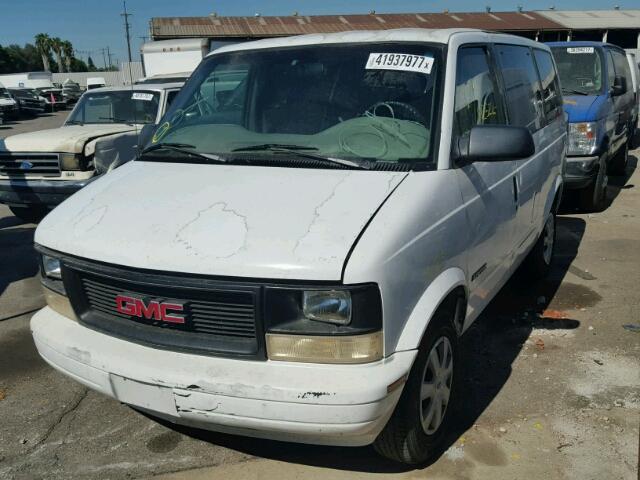 1GKDM19W7YB515326 - 2000 GMC SAFARI WHITE photo 2