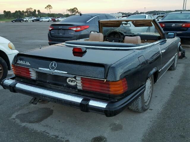 WDBBA45A2BB006628 - 1981 MERCEDES-BENZ 380 SL BLACK photo 4