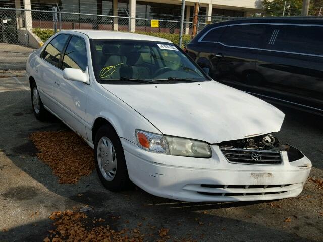 4T1BG22K01U820972 - 2001 TOYOTA CAMRY CE/L WHITE photo 1