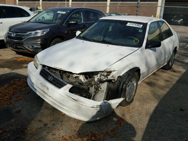 4T1BG22K01U820972 - 2001 TOYOTA CAMRY CE/L WHITE photo 2