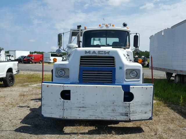 1M2B223C7PM002847 - 1993 MACK 600 DM600 WHITE photo 9