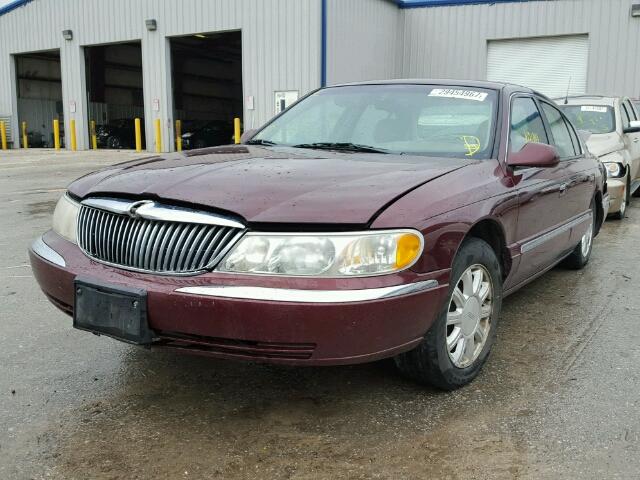 1LNHM97V21Y602068 - 2001 LINCOLN CONTINENTA MAROON photo 2