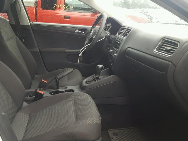 3VW2K7AJ4CM401424 - 2012 VOLKSWAGEN JETTA BASE Սպիտակ լուսանկար 5