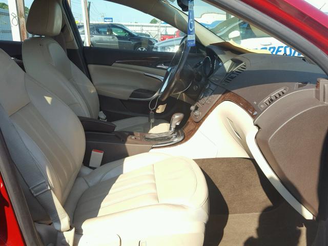 2G4GR5ER6D9248088 - 2013 BUICK REGAL RED photo 5