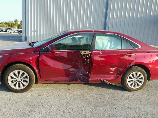 4T1BF1FK2FU884025 - 2015 TOYOTA CAMRY LE 红色 照片 9