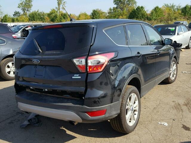 1FMCU0GDXHUD65697 - 2017 FORD ESCAPE SE BLACK photo 4