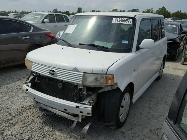 JTLKT324864037594 - 2006 TOYOTA SCION WHITE photo 2