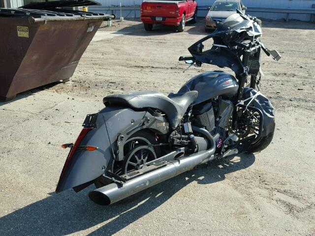 5VPDB36N1E3033144 - 2014 VICTORY MOTORCYCLES CROSS COUN Graphite photo 4