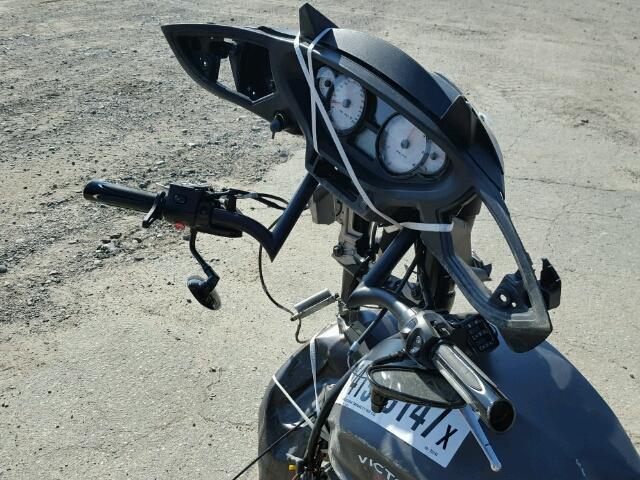 5VPDB36N1E3033144 - 2014 VICTORY MOTORCYCLES CROSS COUN CHARCOAL photo 5