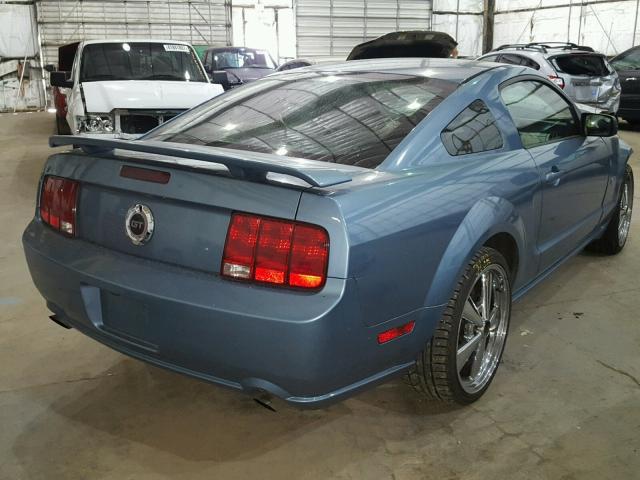 1ZVFT82H665112751 - 2006 FORD MUSTANG GT BLUE photo 4