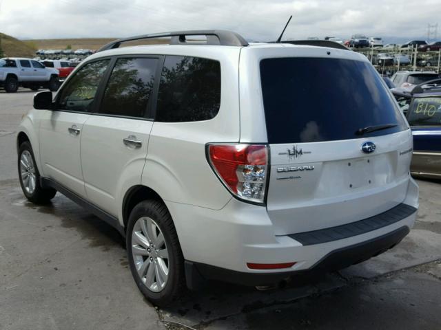 JF2SHBDC6BH720880 - 2011 SUBARU FORESTER 2 WHITE photo 3