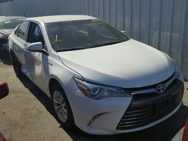 4T1BD1FK2FU157568 - 2015 TOYOTA CAMRY HYBR WHITE photo 1