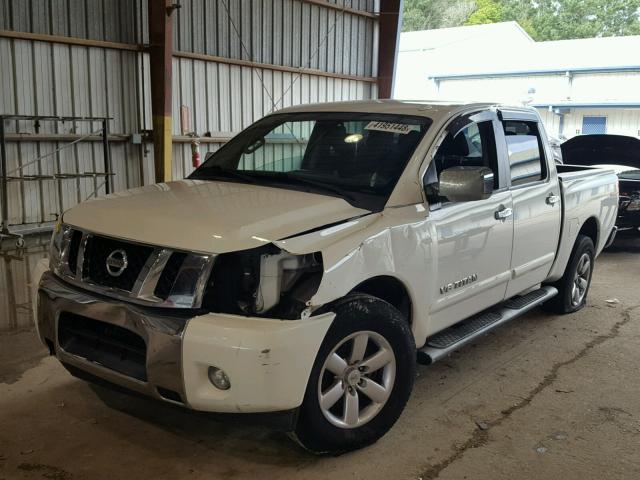 1N6BA0ED1DN305465 - 2013 NISSAN TITAN S WHITE photo 2