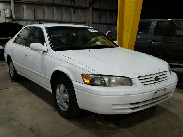 JT2BG22K4W0165758 - 1998 TOYOTA CAMRY CE WHITE photo 1