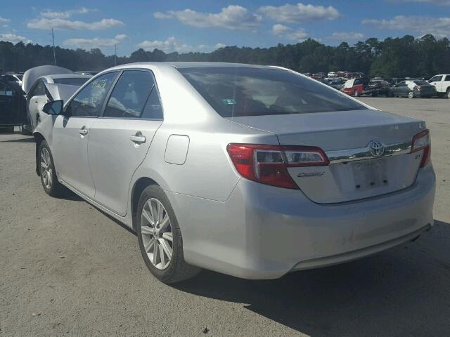 4T1BF1FK1DU720374 - 2013 TOYOTA CAMRY SILVER photo 3